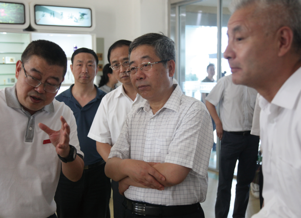陪同教育部陳寶生部長調研.png